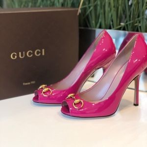 Gucci Peep Toe Pump in AMAZING condition